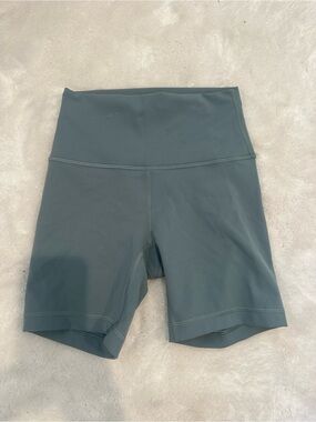 lululemon athletica High-Rise Bike Shorts in sage green size 4